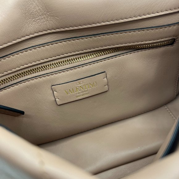 Valentino Medium Roman Stud Shoulder Bag - Picture 14 of 14